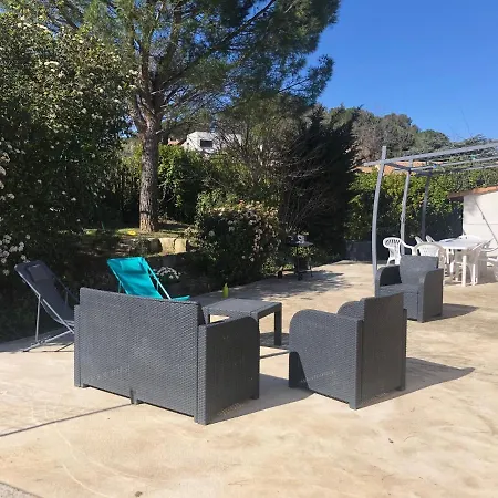 Nyaraló Maison Au Calme Avec Parking En Petite Camargue