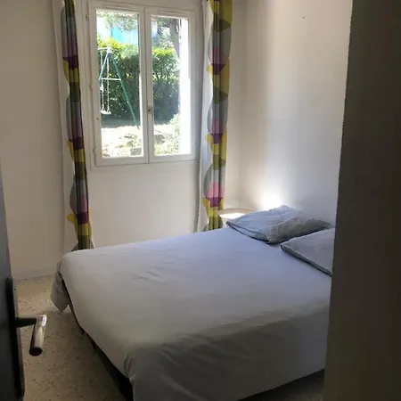 Maison Au Calme Avec Parking En Petite Camargue