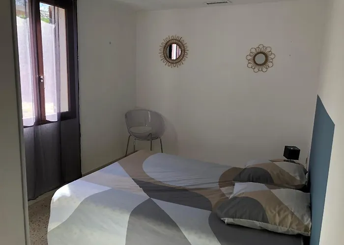 Maison Au Calme Avec Parking En Petite Camargue * Beauvoisin (Gard)